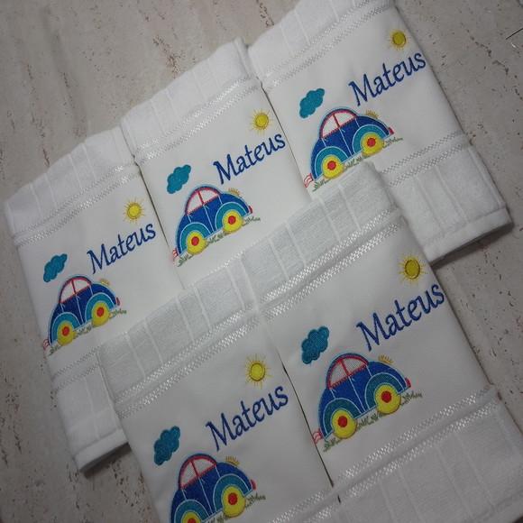 Toalha Escolar Bordada e Personalizada Carrinho 5 Unidades