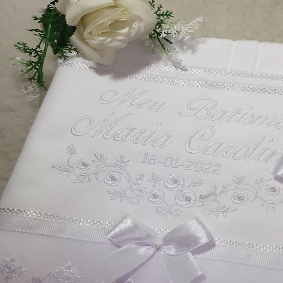 Toalha para Batismo Personalizada Flores Menina