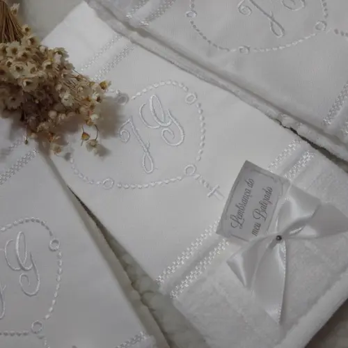 10 Lembranças Batizado Personalizada Toalha Bordada