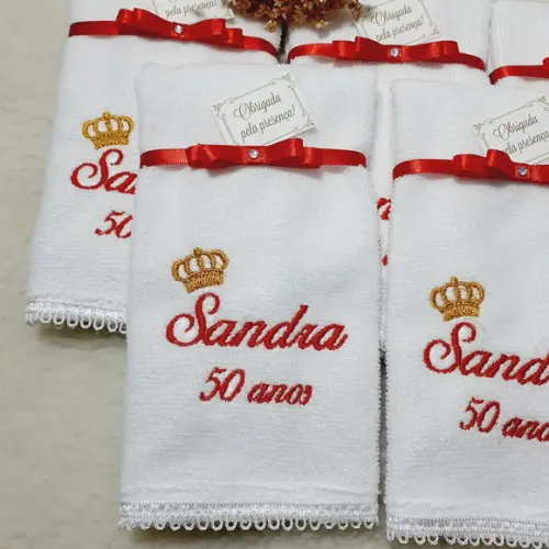 15 Lembrança Aniversário 50 Anos Toalha Bordada Vermelho