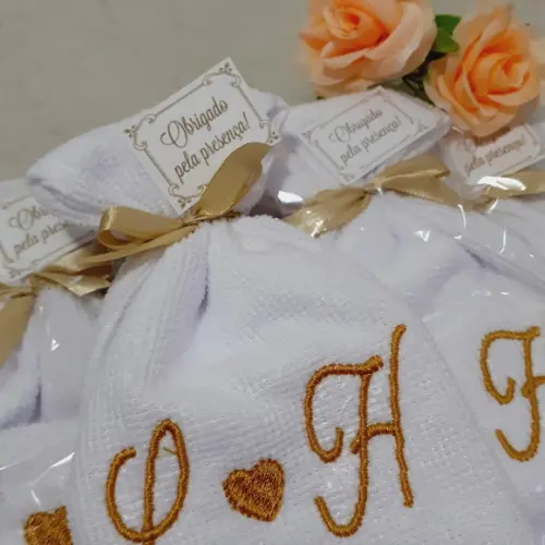 15 Lembrança de Casamento Bordada Monograma Noivos Toalha