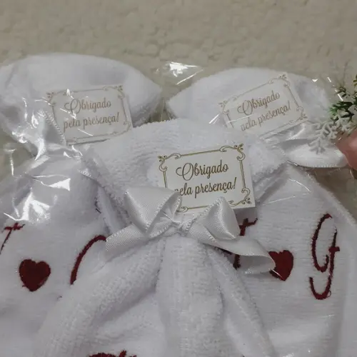 15 Lembranças de Casamento Toalha Bordada Personalizada