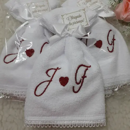 15 Lembranças de Casamento Toalha Bordada Personalizada