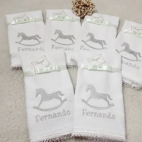 15 Lembranças de Nascimento Bordada Personalizada Cavalinho