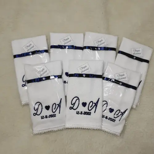 15 Lembranças Personalizadas de Casamento Toalha Bordada