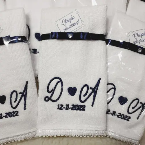 15 Lembranças Personalizadas de Casamento Toalha Bordada