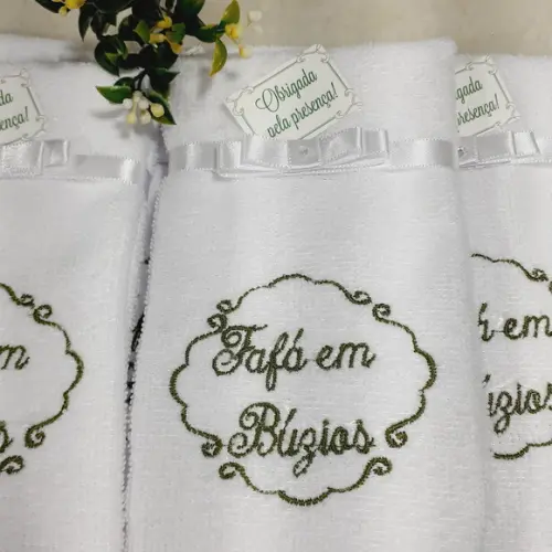 15 Lembrancinhas de Aniversário 15 Anos Toalha Bordada