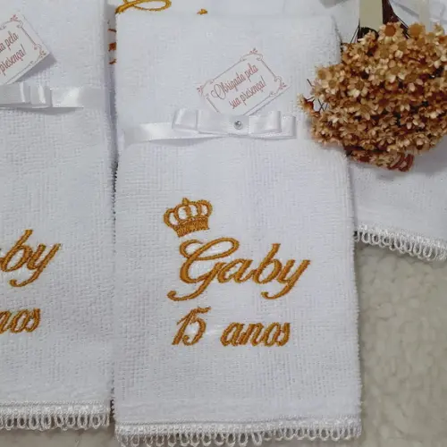 15 Lembrancinhas de Aniversário 15 Anos Toalha Bordada