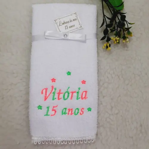 15 Lembrancinhas de Aniversário 15 Anos Toalha Bordada