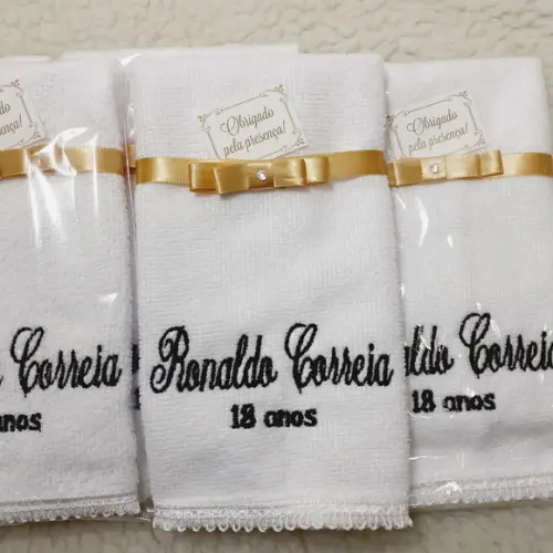 15 Lembrancinhas de Aniversário 18 Anos Toalha Personalizada
