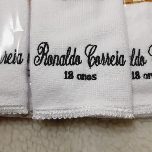 15 Lembrancinhas de Aniversário 18 Anos Toalha Personalizada