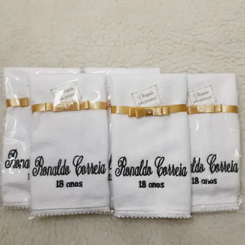 15 Lembrancinhas de Aniversário 18 Anos Toalha Personalizada