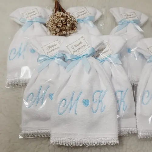 15 Lembrancinhsa de Casamento Bordada Monograma Toalha