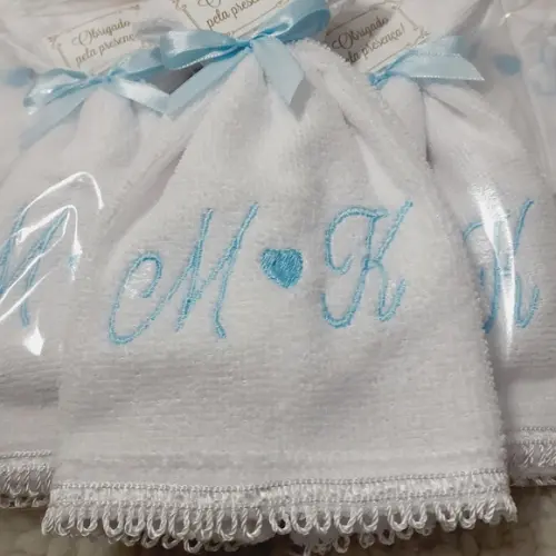 15 Lembrancinhsa de Casamento Bordada Monograma Toalha