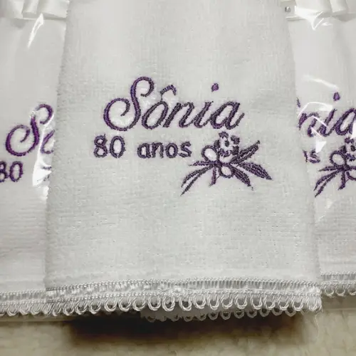 20 Lembranças Aniversário 80 Anos Toalha Bordada Nome Flor