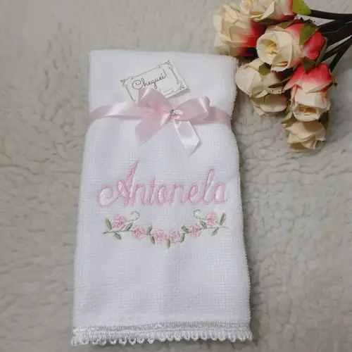 20 Lembrancinha de Nascimento Toalha Bordada Flores Menina