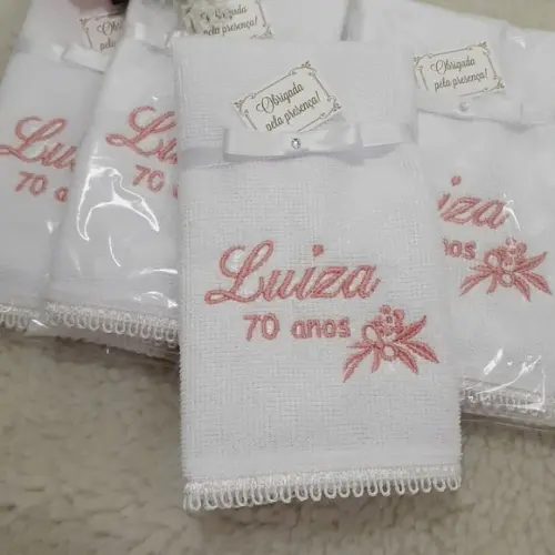 40 Lembranças Aniversário 70 Anos Toalha Bordada Nome Flor