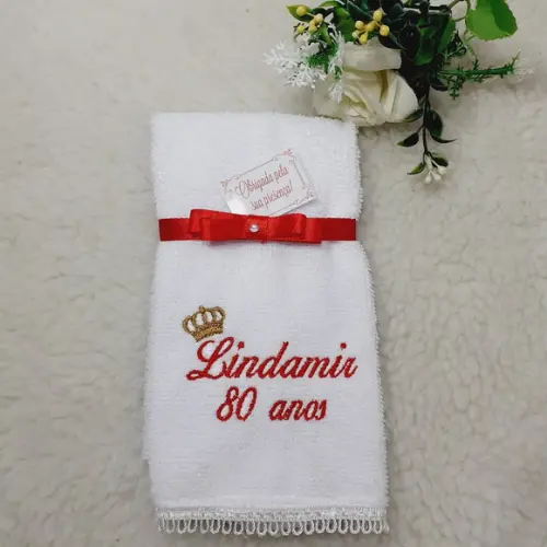 40 Lembranças Aniversário 80 Anos Toalha Bordada Vermelho