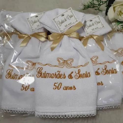 60 Lembrancinhas Personalizadas Bodas de Ouro Toalha Bordada