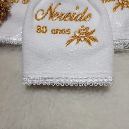 70 Lembranças Aniversário 80 Anos Toalha Nome Dourado