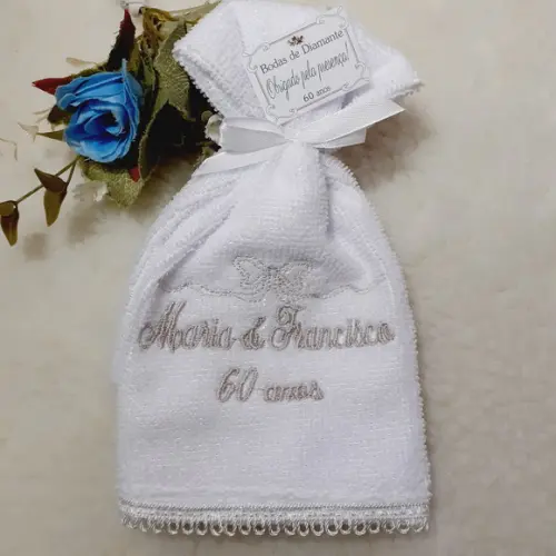 90 Lembranças de Bodas de Diamante Toalha Bordada