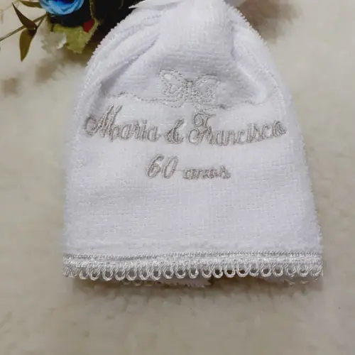 90 Lembranças de Bodas de Diamante Toalha Bordada