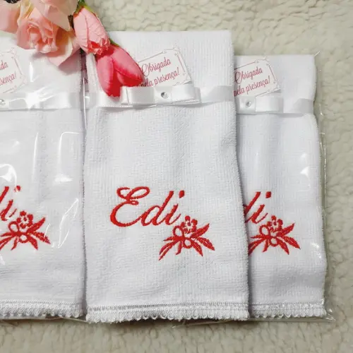 Kit 15 Lembranças Aniversário Toalha Bordada Nome Flor