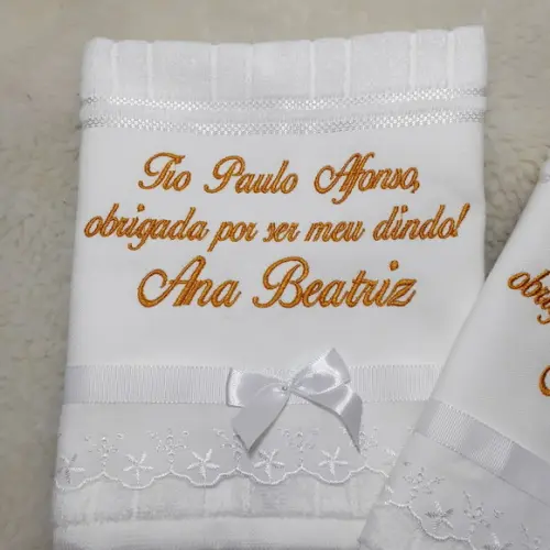 Kit Lembrança Toalhas Bordadas para Padrinhos de Batismo