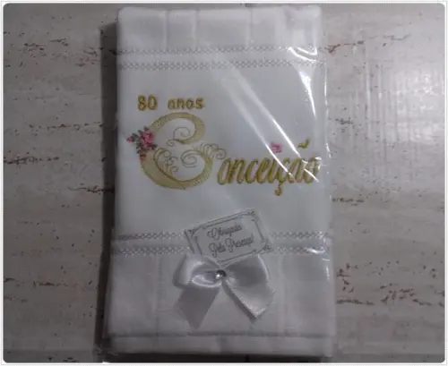 10 Lembranças de Aniversário 80 Anos Toalha Bordada