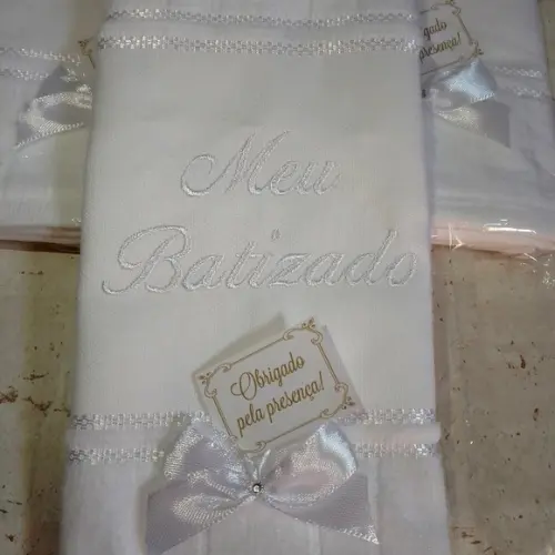 10 Lembranças de Batizado Bordada