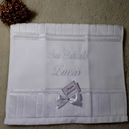 10 Lembranças de Batizado Bordada Personalizada