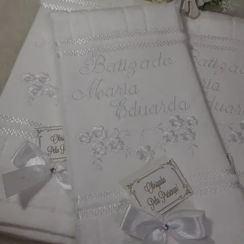 10 Lembranças de Batizado Toalha Bordada Flores