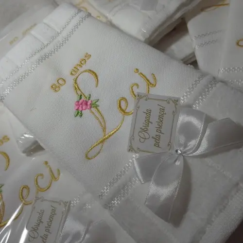 15 Lembrança de Aniversário 70 Anos Toalha Personalizada