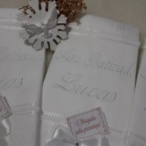 15 Lembranças de Batizado Personalizada Toalha Bordada