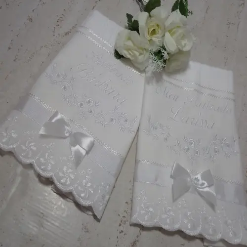2 Toalhas de Batizado Personalizada para Gêmeas