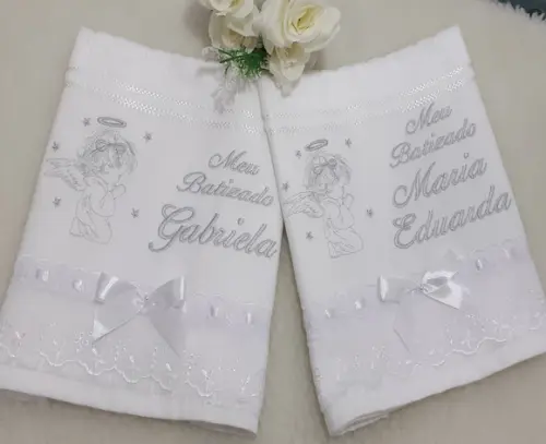 2 Toalhas de Batizado Personalizada para Gêmeas