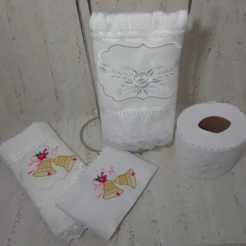 2 Toalhas de Lavabo Bordada e 2 Porta Papel Higiênico