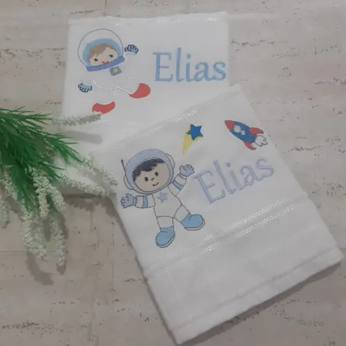 2 Toalhas Escolar Bordada Astronautas
