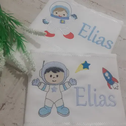 2 Toalhas Escolar Bordada Astronautas