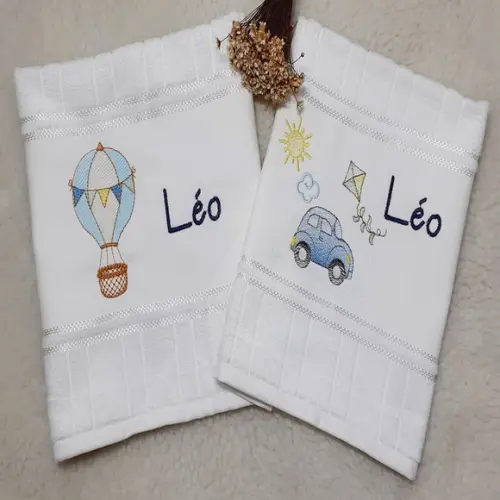 2 Toalhas Escolar Bordada Carrinho e Balão