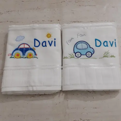 2 Toalhas Escolar Bordada Carrinhos