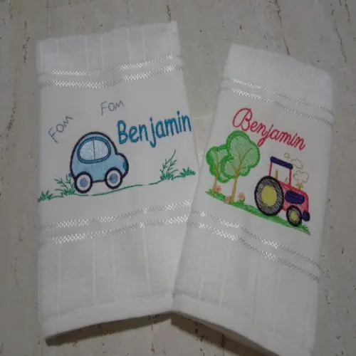 2 Toalhas Escolar Bordada Carrinhos