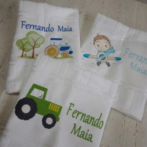 3 Toalhas Bordadas e Personalizadas