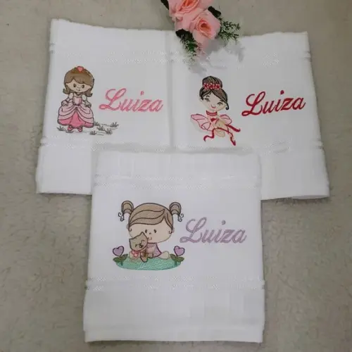 3 Toalhas Escolar Bordada e Personalizada Bonecas