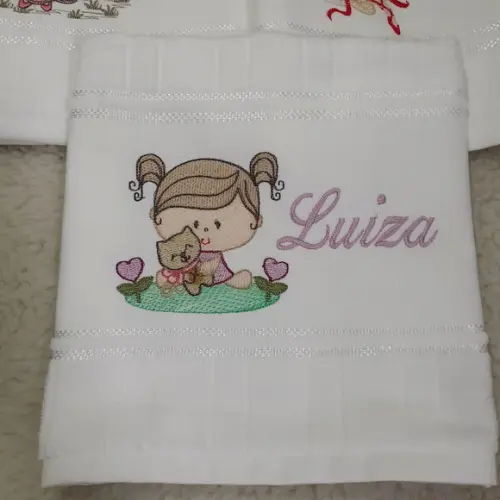 3 Toalhas Escolar Bordada e Personalizada Bonecas