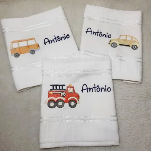 3 Toalhas Escolar Bordada Personalizada Carrinho