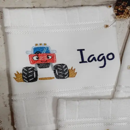 3 Toalhas Escolar Bordada Personalizada Carrinhos