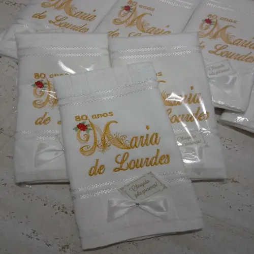 30 Lembranças de Aniversário 80 Anos Toalha Bordada
