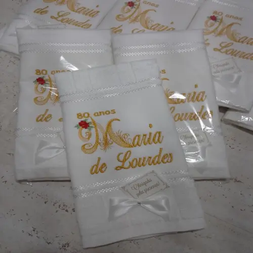 30 Lembranças de Aniversário 80 Anos Toalha Bordada