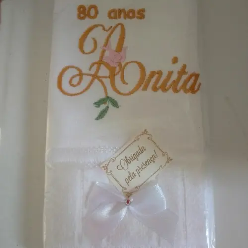 50 Lembranças de Aniversário 80 Anos Toalha Bordada